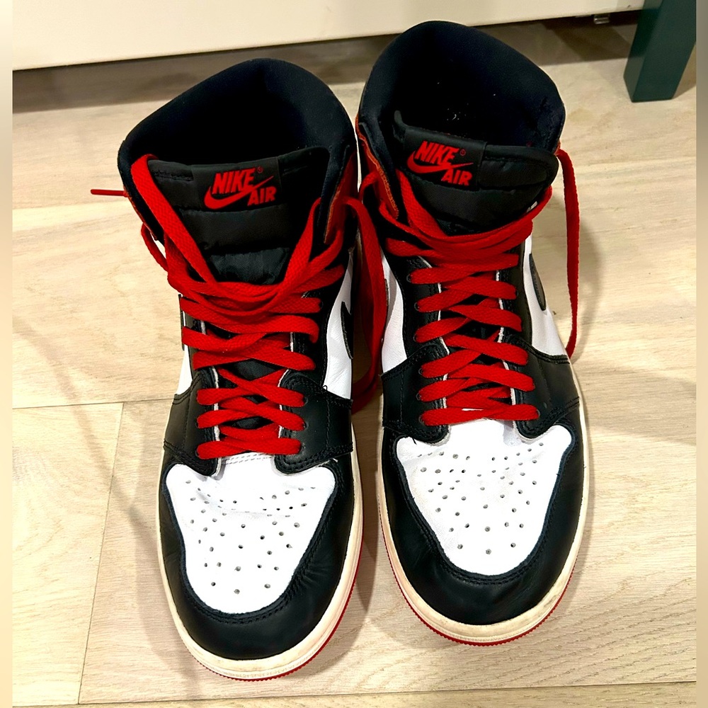 Nike Air Jordan Men's Black and Red Sneakers